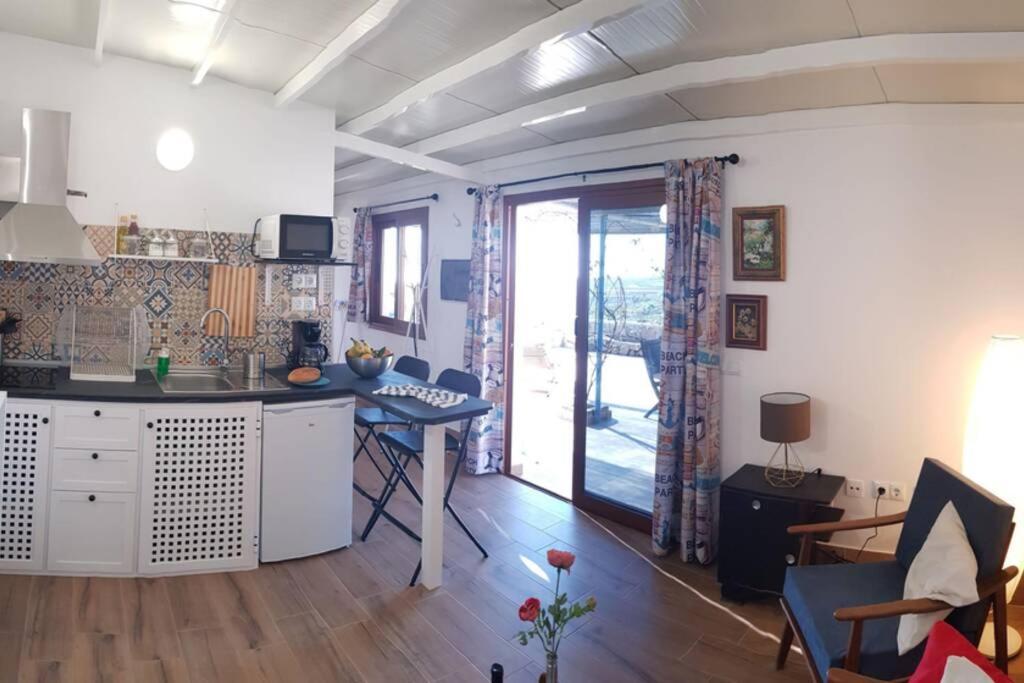 Minicasa 2 En Arico Viejo Con Fibra Optica Apartment Exterior photo